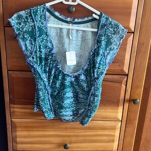 Free People Floral Mesh Scoop Neck ruched on sides, Top size XS NWT